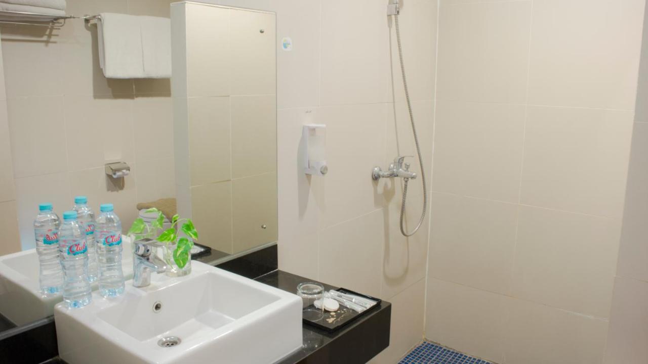 Marilyn Hotel Серпонг Экстерьер фото